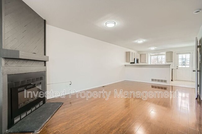 Photo - 4040 E 94th Ave