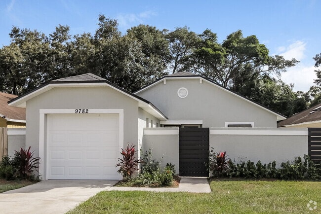 Building Photo - 9782 Piney Point Cir Rental