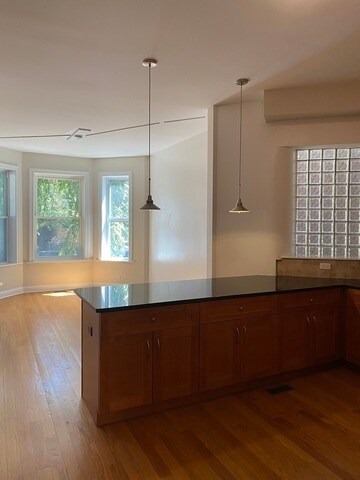 3744 N Kenmore Ave Unit 001