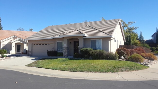 Spacious 3 bedroom home near Roseville Gal... - Spacious 3 bedroom home near Roseville Gal...