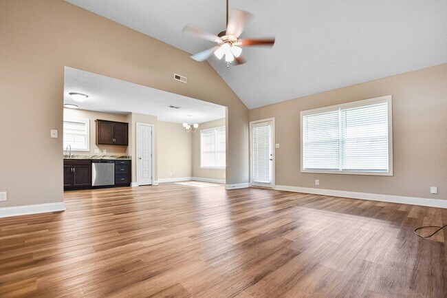 Photo - Pet Friendly Three Bedroom!