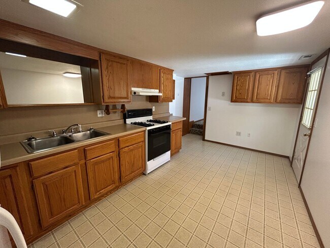 616 N 13th St Unidad 616 1/2