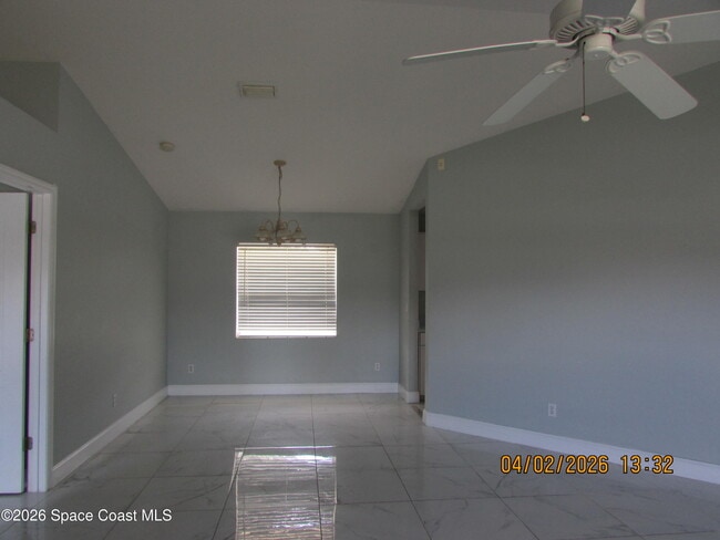 Photo - 1492 Glencove Ave NW