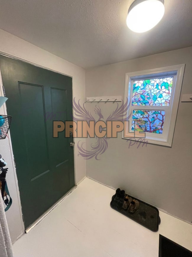 Photo - Adorable 3 bed house in great family friendly neighborhood
