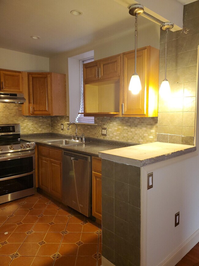 Photo - 2146 N Reese St