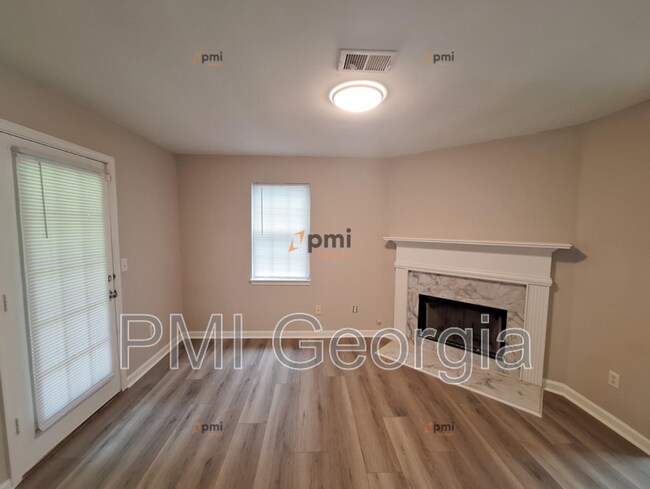 Photo - 8170 Autumn Green Dr