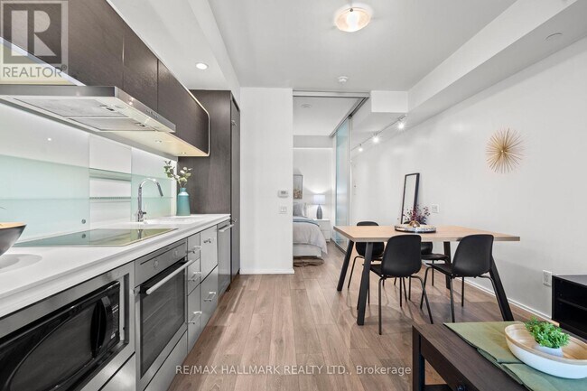 Photo - 45 Charles St E Unit 3008
