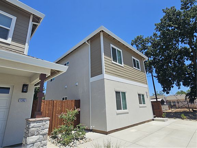 Building Photo - 2 bed 1 bath - Brand New Never Been Lived Unit 1369 Harris Avenue- ADU Rental