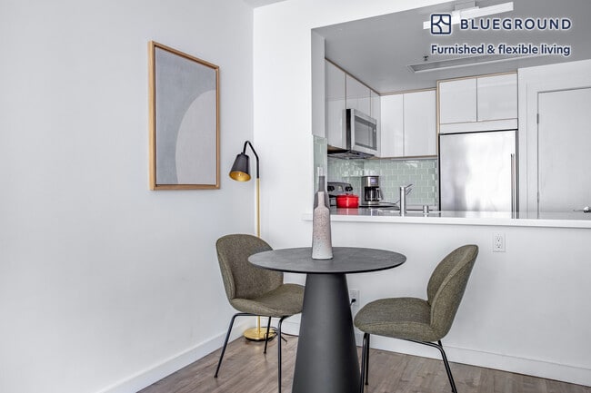 Photo - 240 Lombard St Unidad FL3-ID361