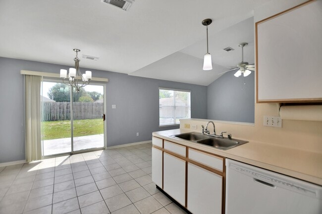 Building Photo - 18234 Drum Heller Ln