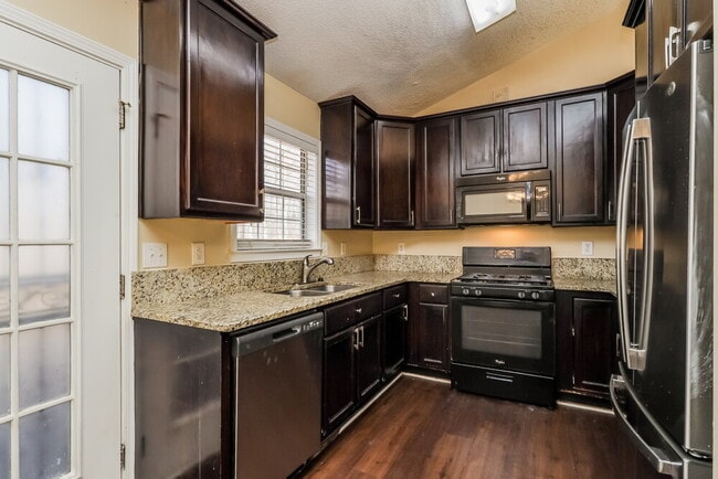 Photo - 153 Country Mill Ln