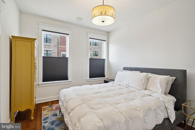 Photo - 325 Wright St