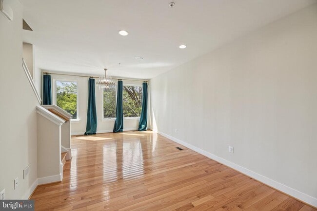 Photo - 5627 45th Ave