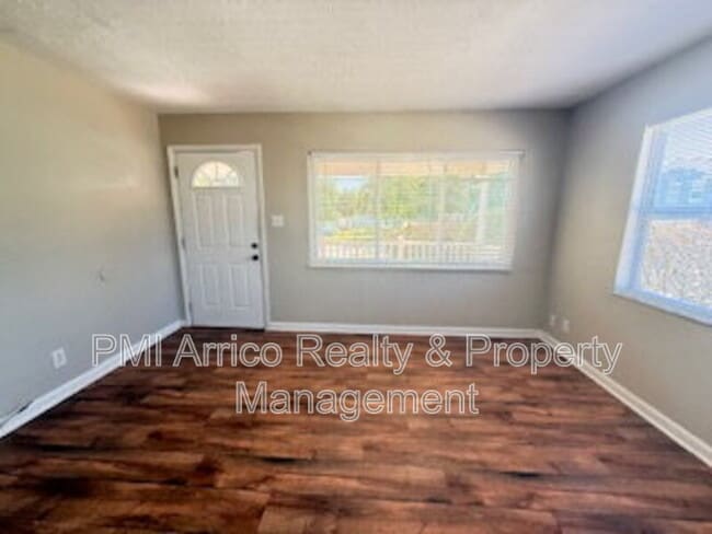 Photo - 2723 W State St