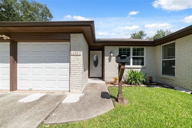 Photo - 10907 Sageleaf Ln