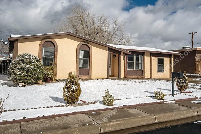 Building Photo - 13105 Skyview Ave NE