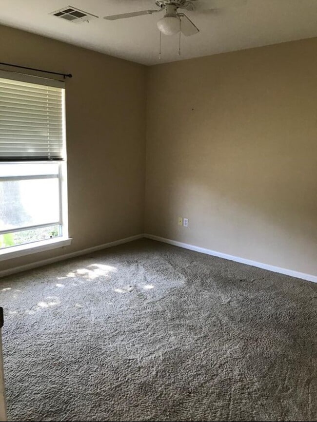 Photo - 527 N Avenue Y