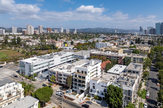 Photo - The Overland 16