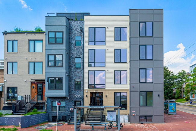 Building Photo - 501-503 Kennedy St NW Rental
