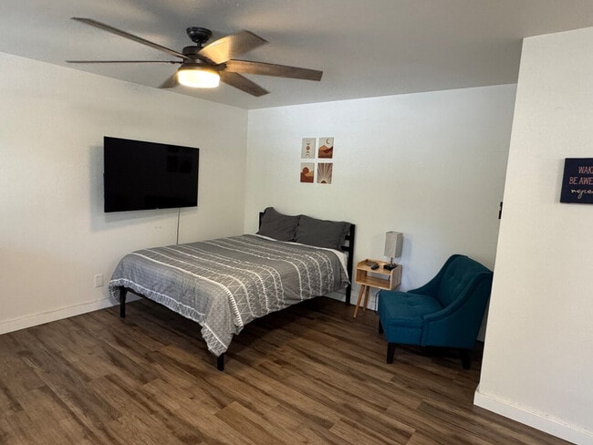 Photo - 802 S Elm St Unit ID1296539P