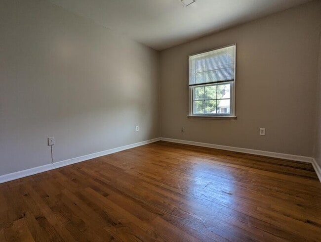 Photo - 400 Riverside Dr Unit 1