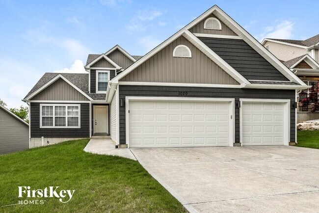 Photo - 1020 Remington Dr House