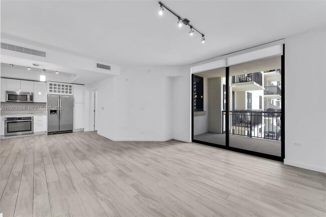 Building Photo - 999 SW 1st Ave Unit 2801