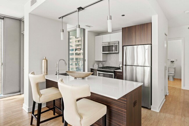 Photo - 174 N Michigan Ave