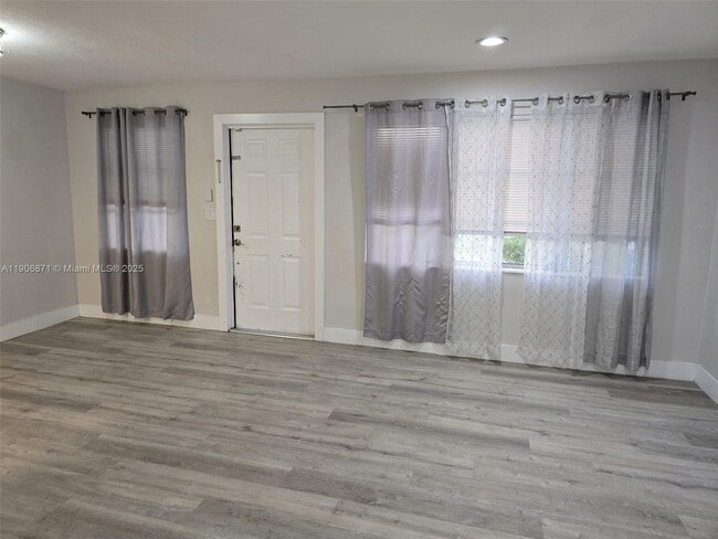 Photo - 5022 SW 93rd Ave