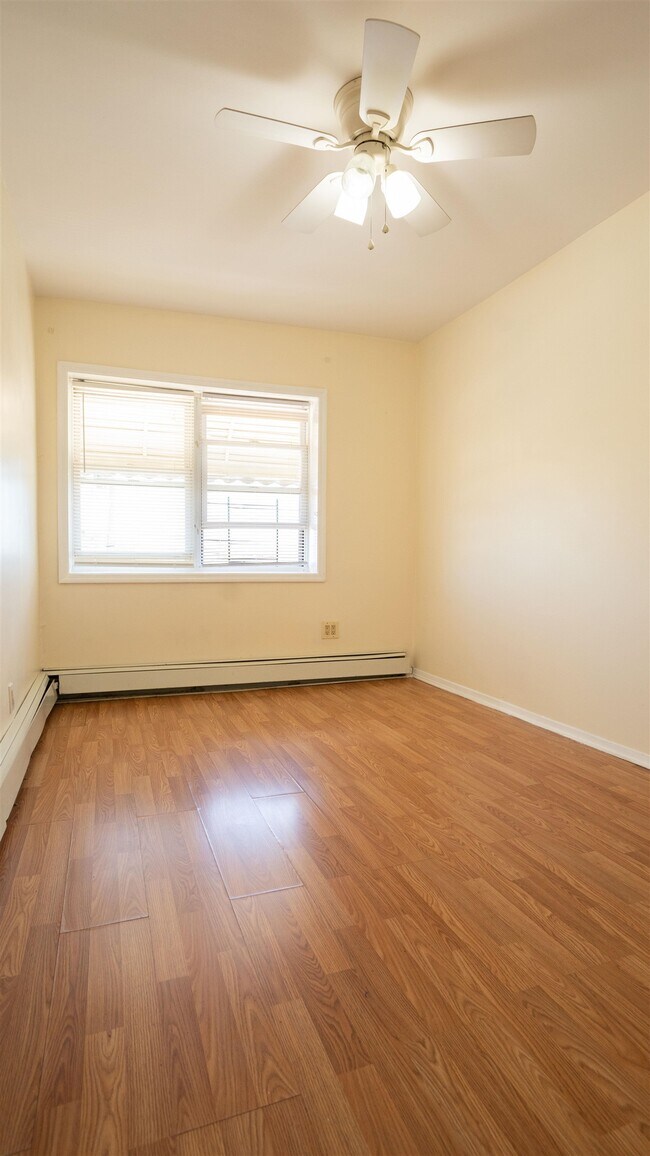 Photo - 1037 Avenue C
