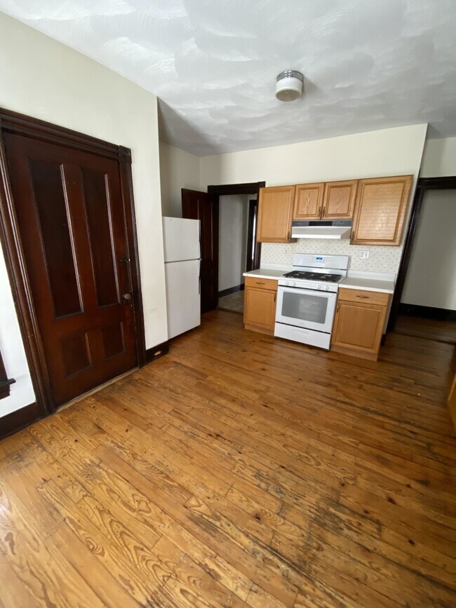 Photo - 211 Holland St Unit 2