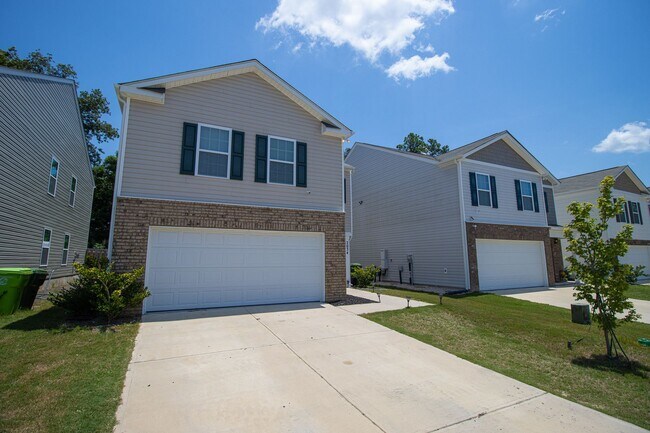 Photo - Stylish & Spacious Pet-Friendly Home in Bowden Village – 2034 Eldridge Rd, Columbia, SC 29209