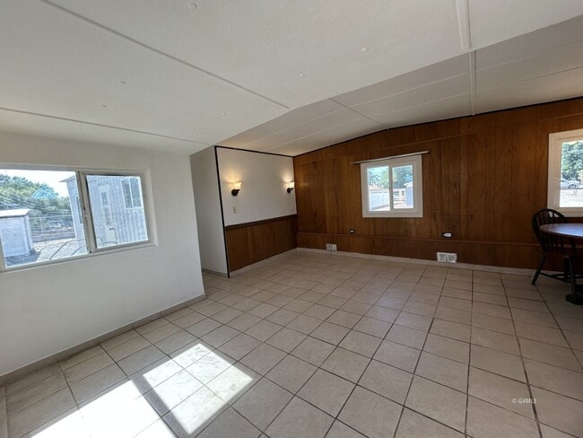 Photo - 2060 S Nelson Dr