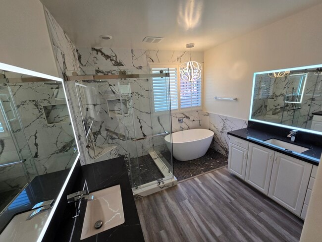 Master Bathroom - 832 Legacy Dr