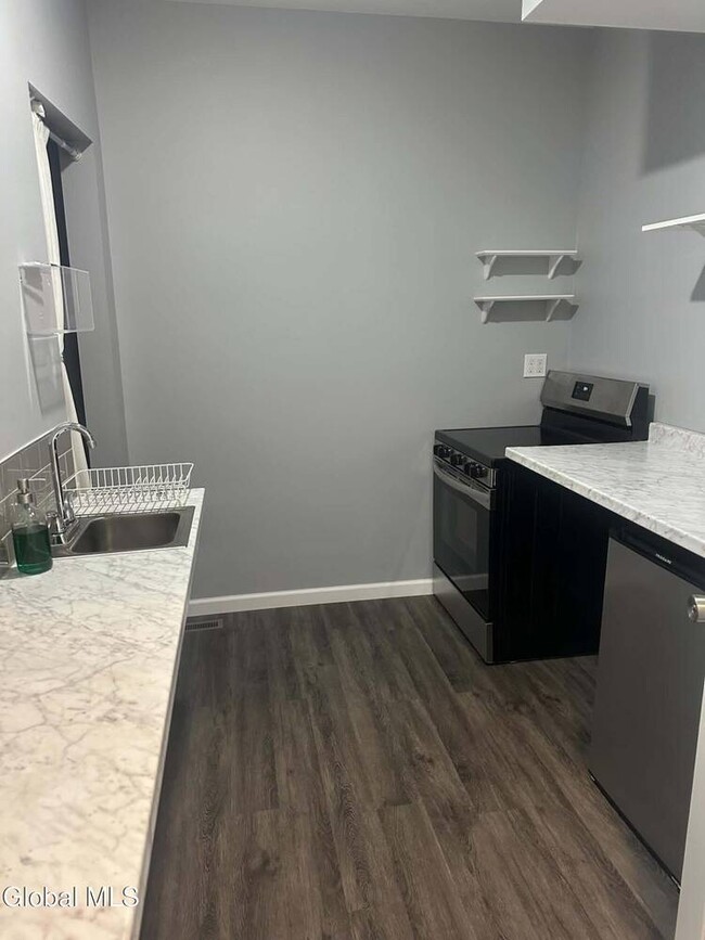 Photo - 1689 Avenue A