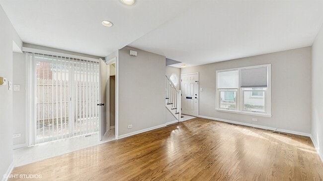 Photo - 706 Green Bay Rd