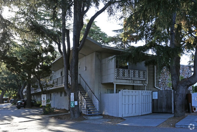 Bascom Holiday Apartments