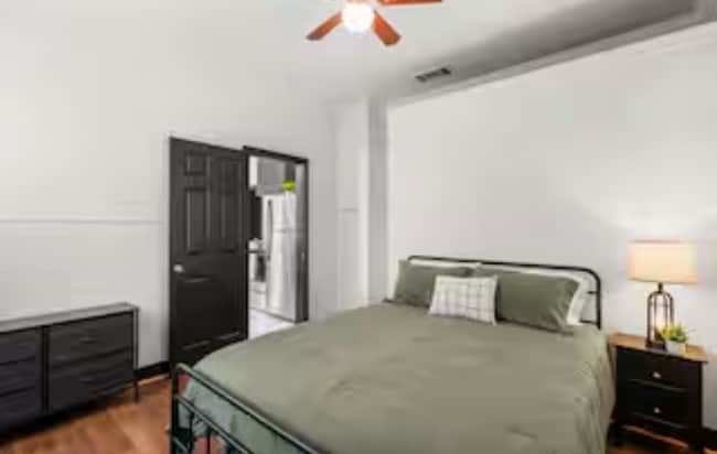 Photo - 102 W 5th St