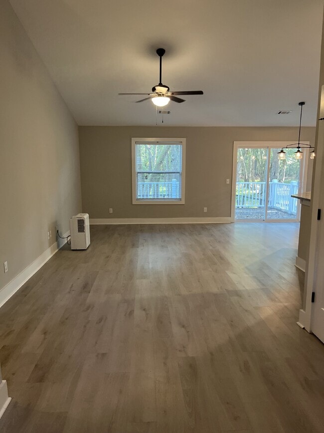 Photo - Stunning 3 bed, 2 bath in Grove Point!!!