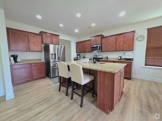 Building Photo - 2428 Rainy Lake St Rental