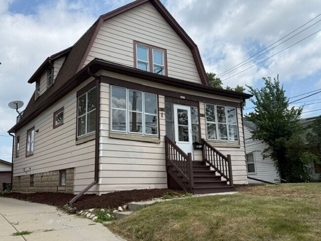 Photo - 8820 W Rogers St