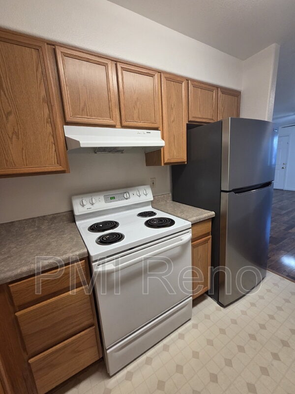 421 Holcomb Ave