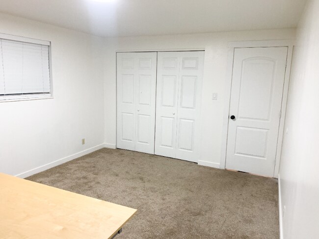 Photo - 681 N Valley Dr