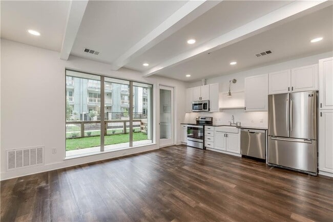 Building Photo - 4704 Sunset Trail Unit 3102