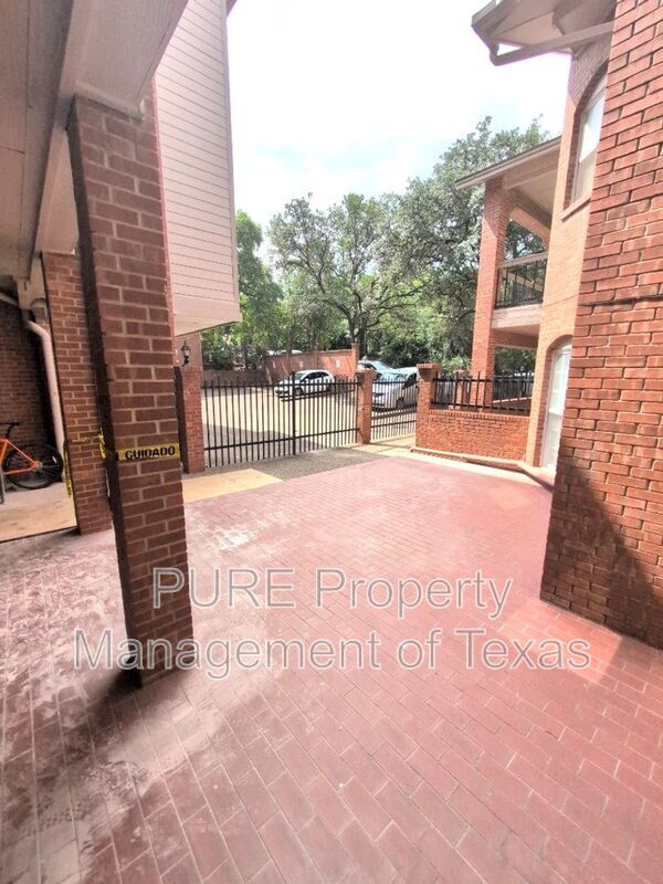 Photo - 3200 Duval St Unidad Apt 102