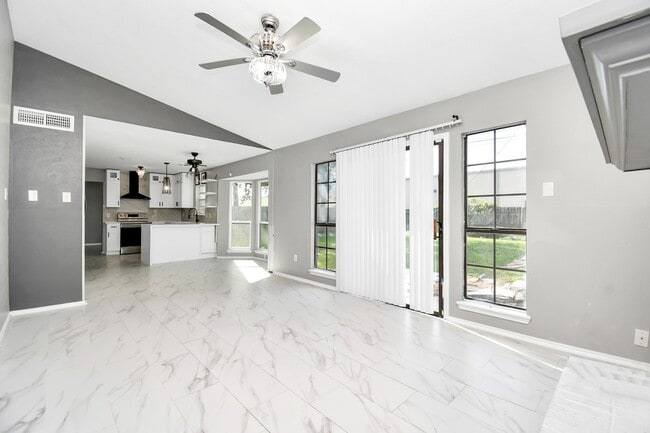 Photo - 20423 Blue Juniper Dr