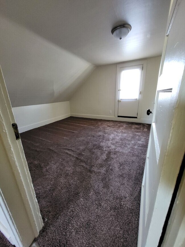 Photo - 1133 Day St Unit Upper