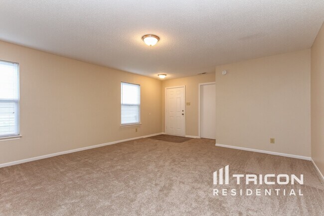 Photo - 171 Declaration Dr