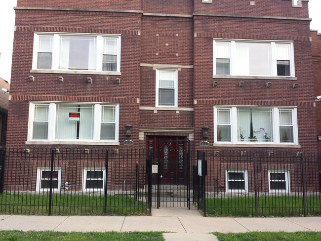 Photo - 4833 W Walton St Unit 4833 W Walton 1st floor