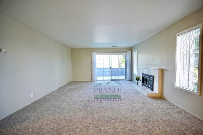 Photo - 575 Larkspur Plaza Dr Unit Apt 3
